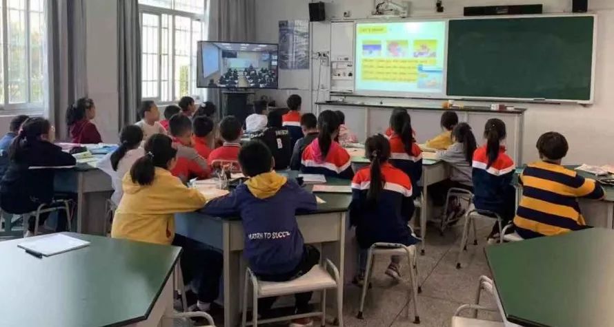 英語互聯網課的新聞報(英語新聞教學)