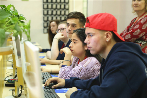 新聞專業(yè)去互聯(lián)網(wǎng)行業(yè)干什么(新聞專業(yè)去互聯(lián)網(wǎng)行業(yè)干什么好)