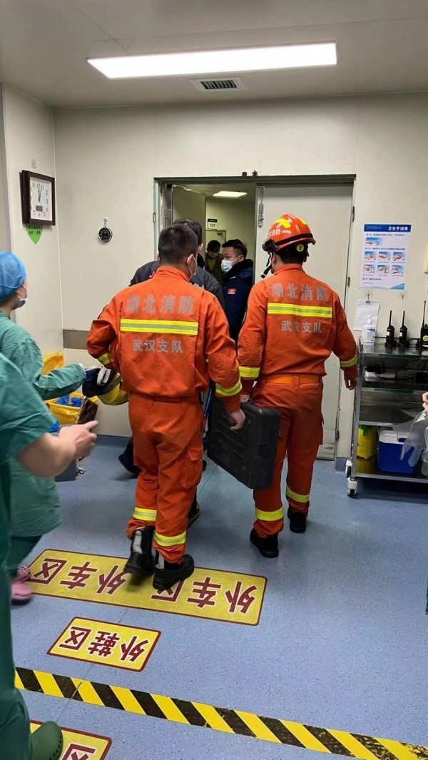 包含詹海濤中國互聯網新聞中心的詞條