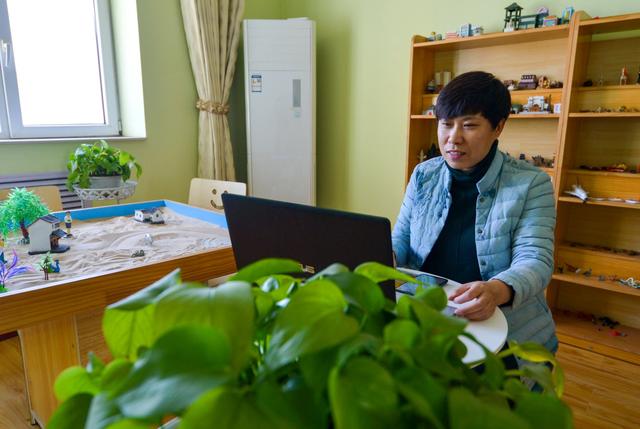 包含互聯(lián)網(wǎng)學(xué)生心理輔導(dǎo)新聞稿的詞條