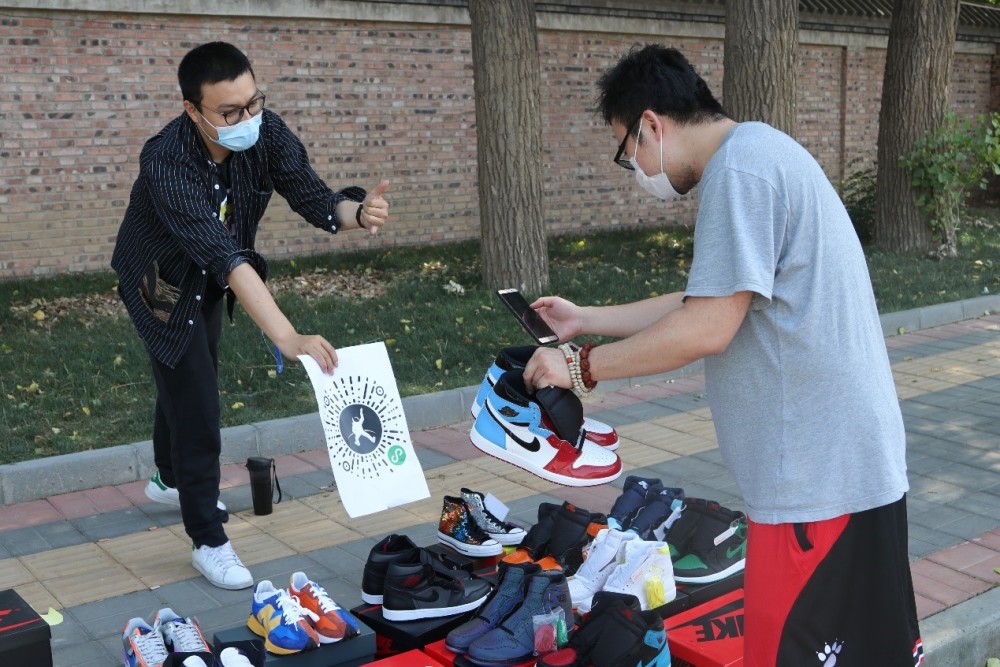 互聯(lián)網(wǎng)擺攤最新消息(互聯(lián)網(wǎng)時(shí)代擺攤還行嗎)